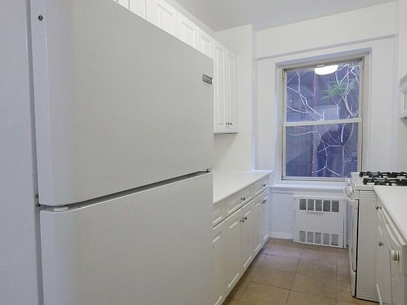 5th image of 110 E End Ave APT 4A