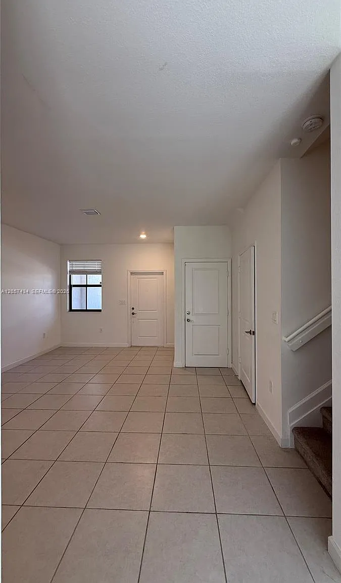Silver Palm Residential H — Photo 4