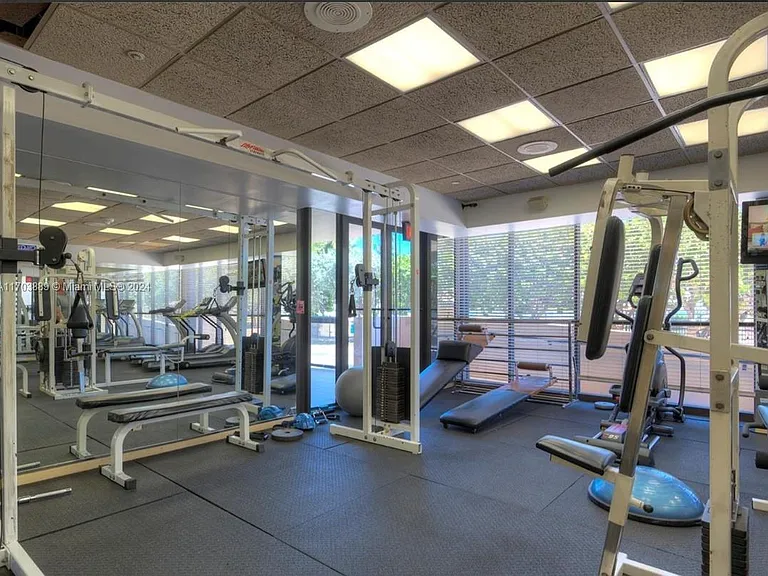 2555 Collins Ave #1409 — Photo 44