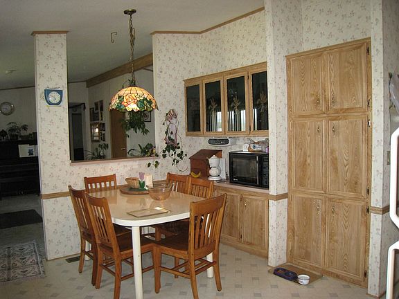 Dining with Breakfast Bar and Built-ins
