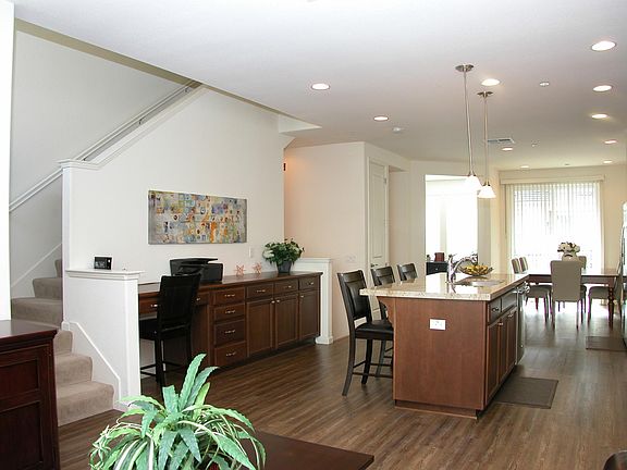 Built-in Desk & Cabinets