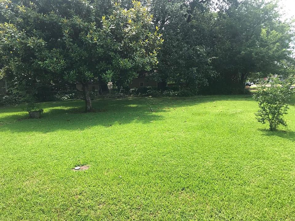 1st image of 802 Llano St