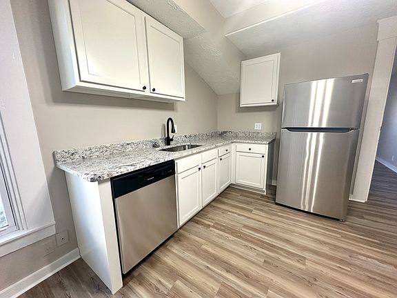 4th image of 310 N Mechanic St APT 3