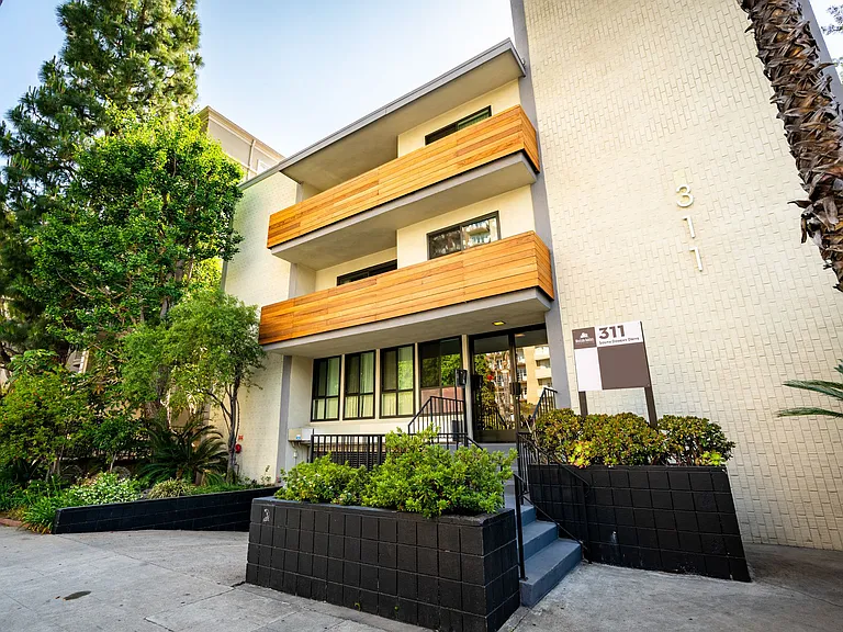 311 South Doheny Drive — Photo 4