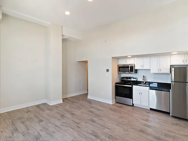 Fyfe Apartments — Photo 2