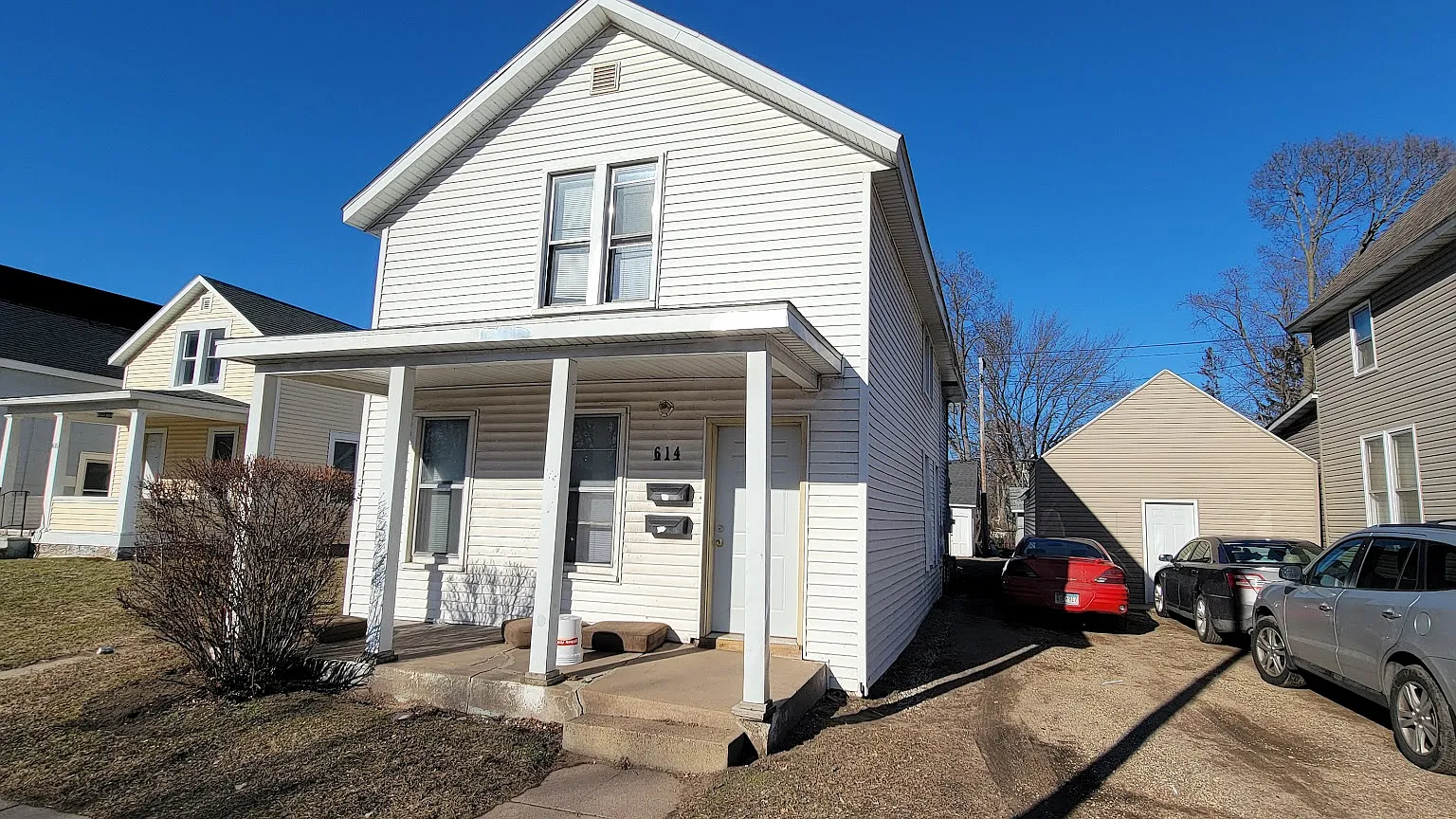 3 bed, $850 — Photo 1