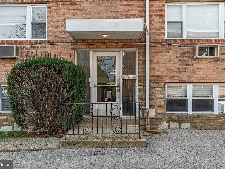 1714 Rhawn St #2A — Photo 3