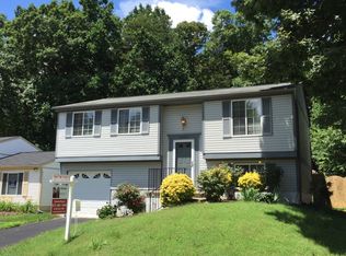 8464 Magic Tree Ct, Springfield, VA 22153