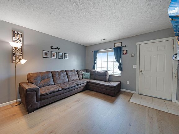 4th image of 193 Residence Dr