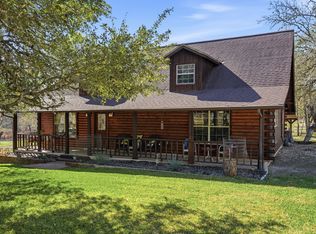 828 Shady Grove, Adkins, TX 78101