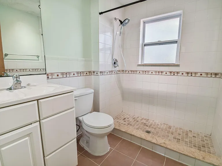 208 Union St — Photo 24