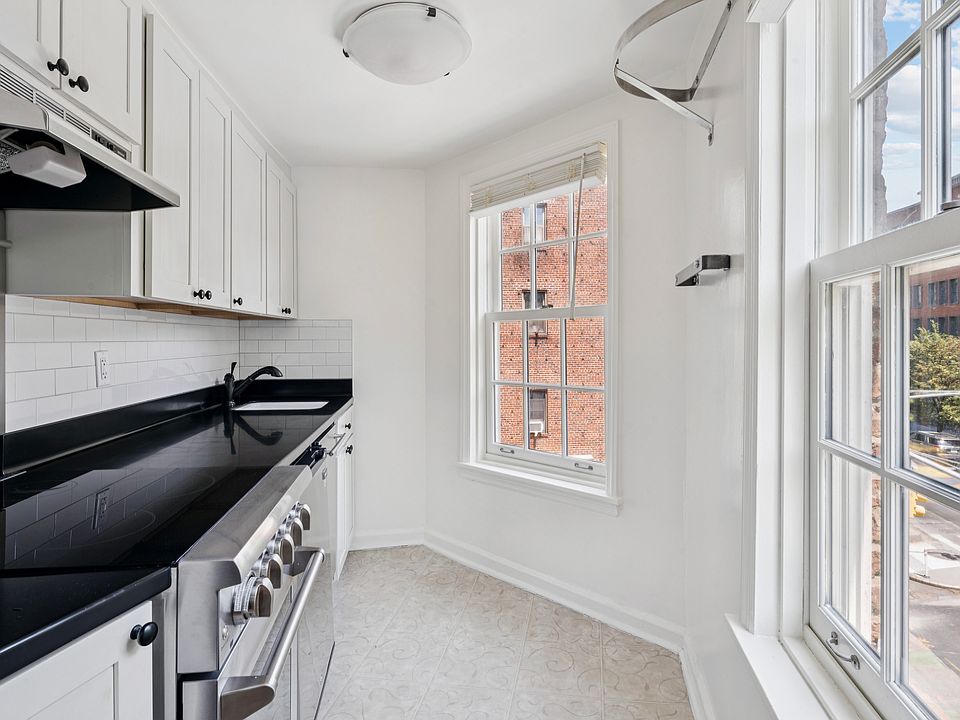 2nd image of 116 Charles St APT 3