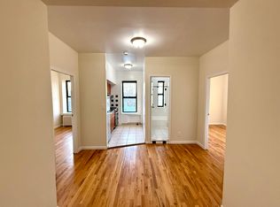 2370 29th St APT 22, Astoria, NY 11105
