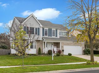 1155 Newburg Ct, Carol Stream, IL 60188
