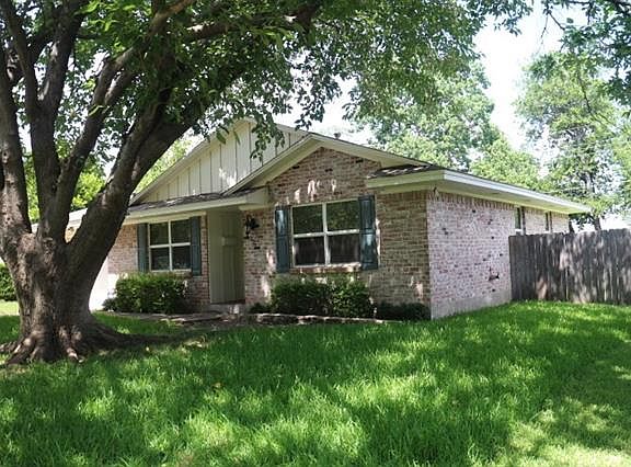2nd image of 221 Merribrook Trl