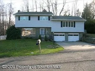 201 Alan Dr #L-4 photo 1
