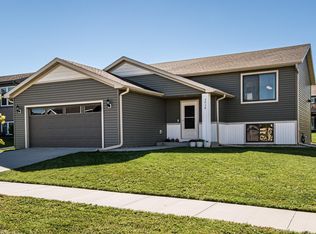 5928 51st St NW, Rochester, MN 55901