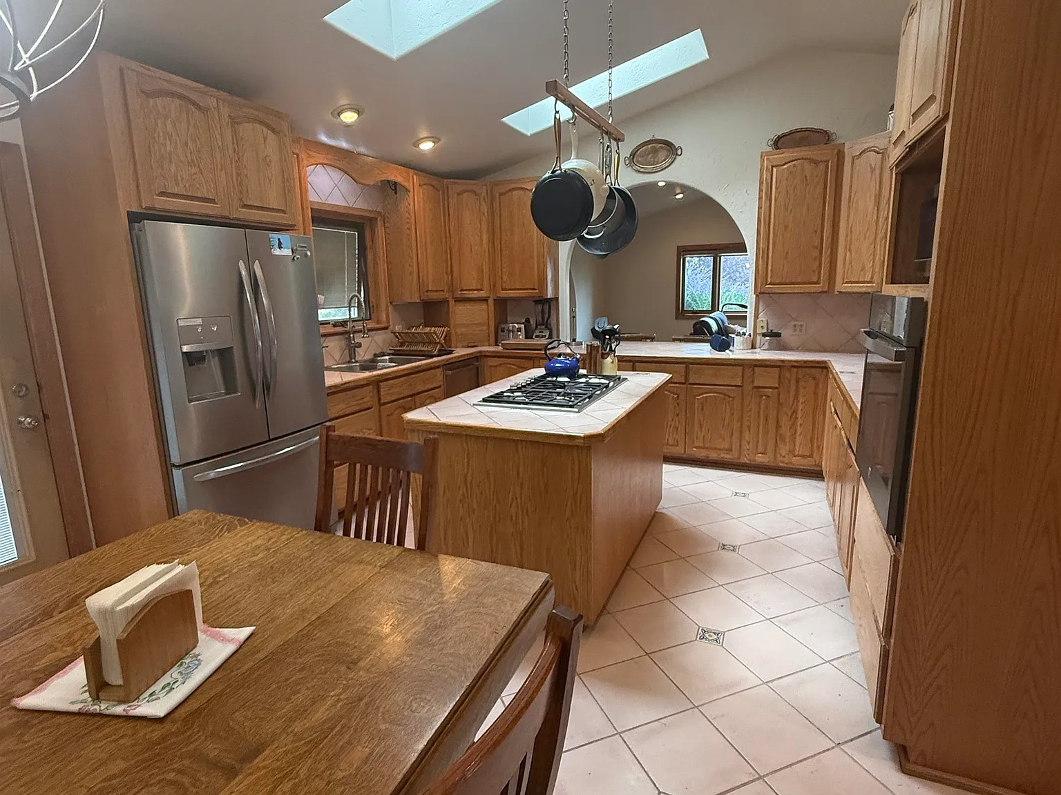3 bed, 2.0 bath, 1894 sqft, $2,800 — Photo 3