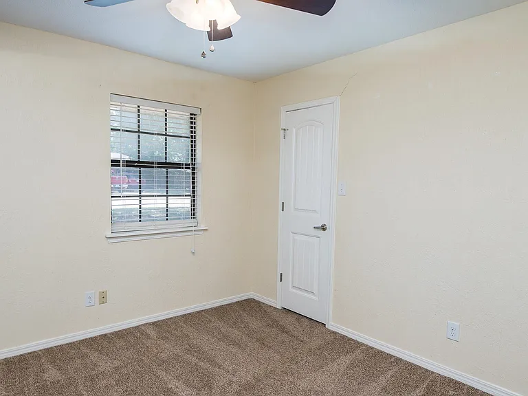 4808 Mount Everest Dr — Photo 30
