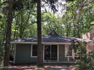 115 Boulder Dr, Hawley, PA 18428