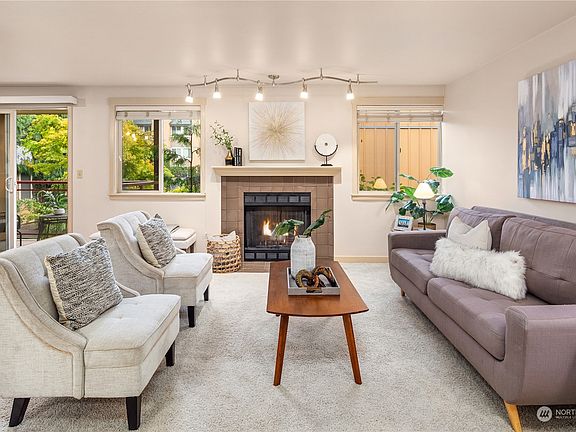 3rd image of 8252 126th Avenue NE #D203