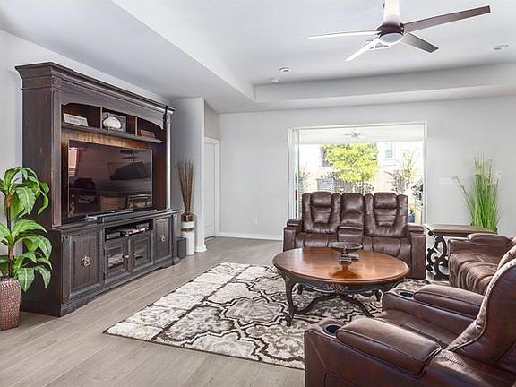 4th image of 121 White Sage Ln