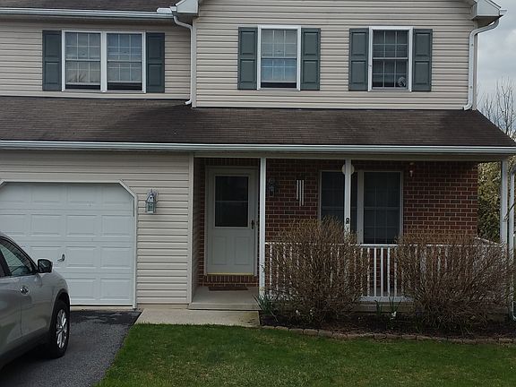 2nd image of 118 Shire Ln