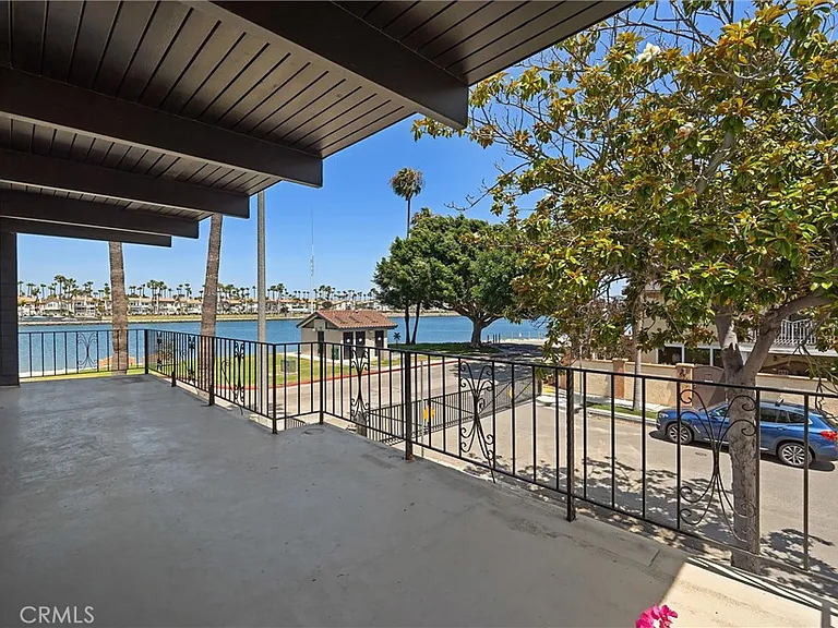 337 La Verne Ave — Photo 43