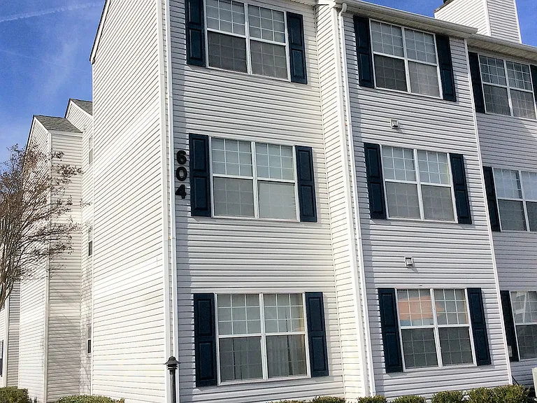 604 Shoreham Ct #204 — Photo 1