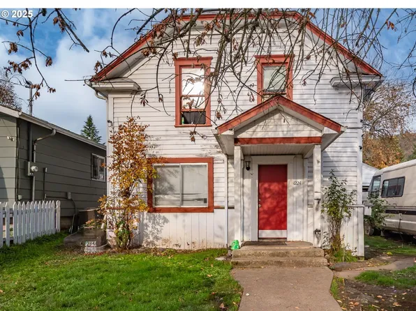 1224 NE Freemont Ave, Roseburg, OR 97470