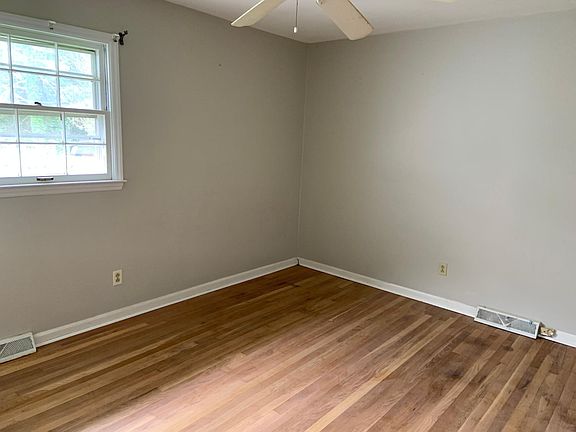 4th image of 5703 Friendswood Dr