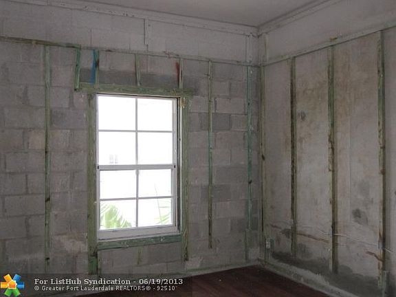 3rd image of 698 SW 1st Ave #698