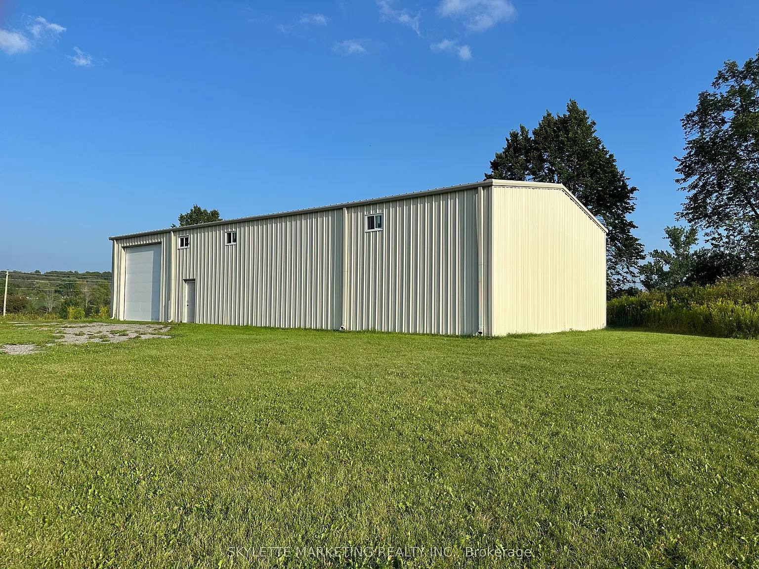 4 bed, $8,000 — Photo 2
