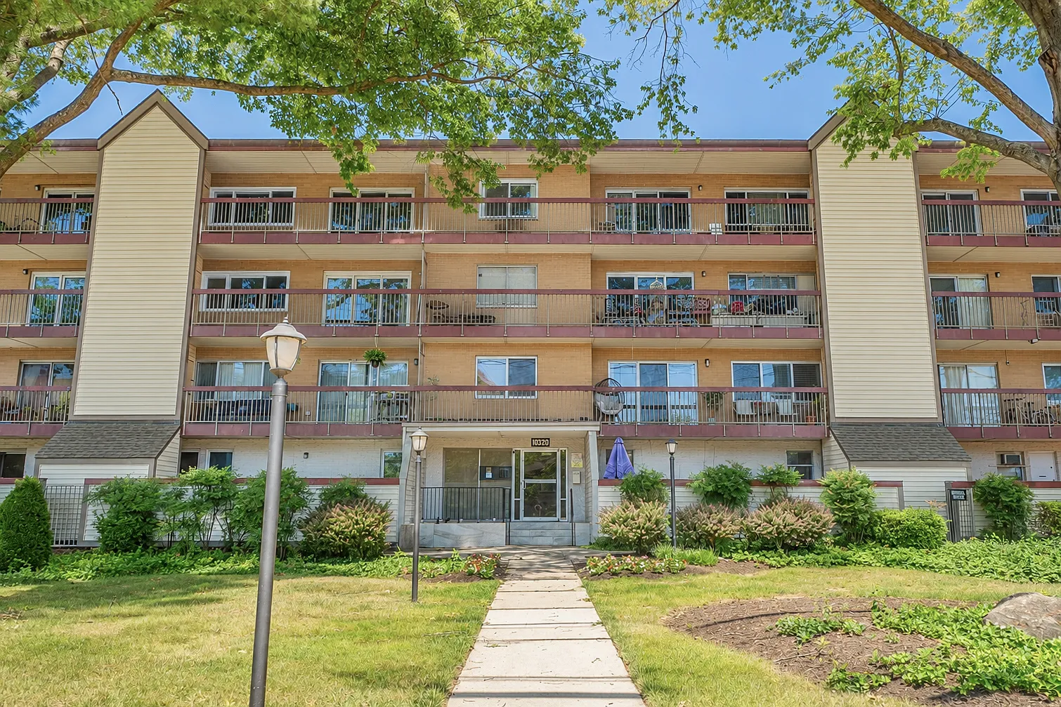 1 bed, 731 sqft, $1,995 — Photo 1
