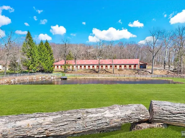 1330 Westbrook Rd, West Milford, NJ 07480