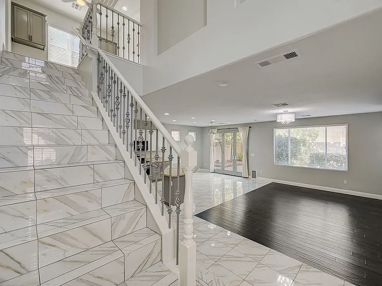 2429 Granada Bluff Ct — Photo 3
