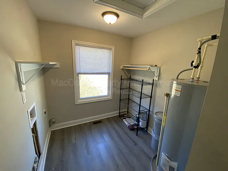 77 Lakeview Dr — Photo 22