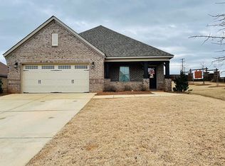902 Delaney Dr, Prattville, AL 36066