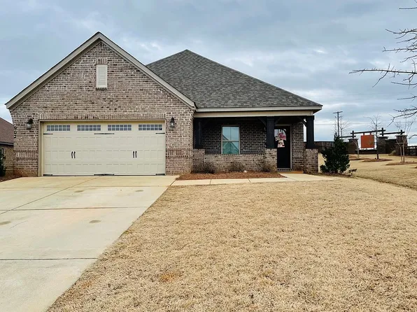 902 Delaney Dr, Prattville, AL 36066