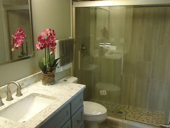 3rd image of 530 Forest Park Dr