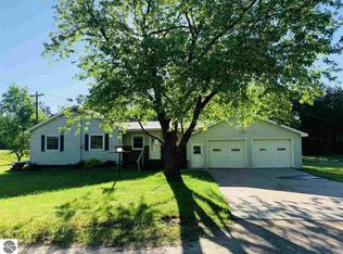 8035 S 25th Rd, Cadillac, MI 49601