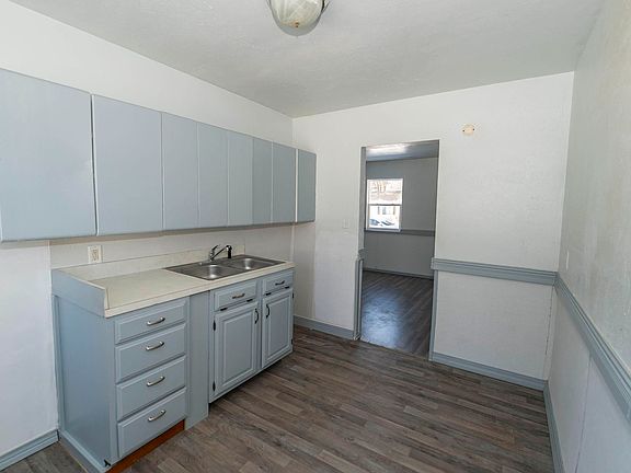 4th image of 1634 N Olive St