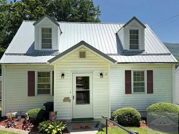 1609 Augusta St, Bluefield, WV 24701