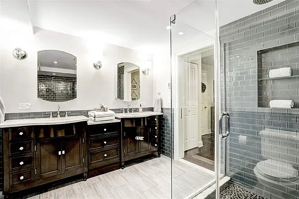 Sold by Christie's International R.E. North Jersey, Inc. | media 1