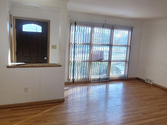 2nd image of 26620 Baldwin St