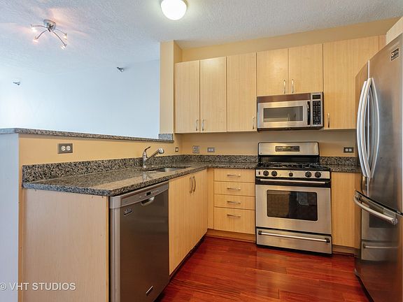2nd image of 600 N Kingsbury St APT 1509