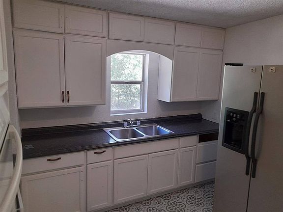 4th image of 400 SE 20th St