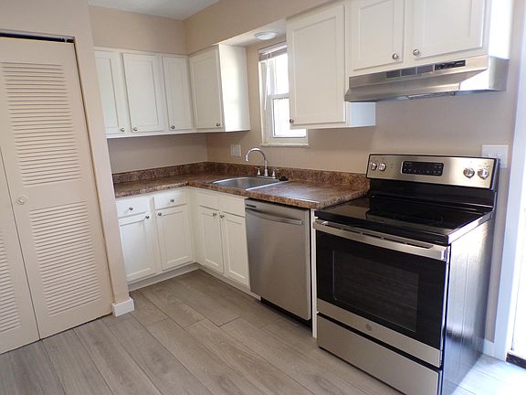 2nd image of 4790 Rossmoor Pl