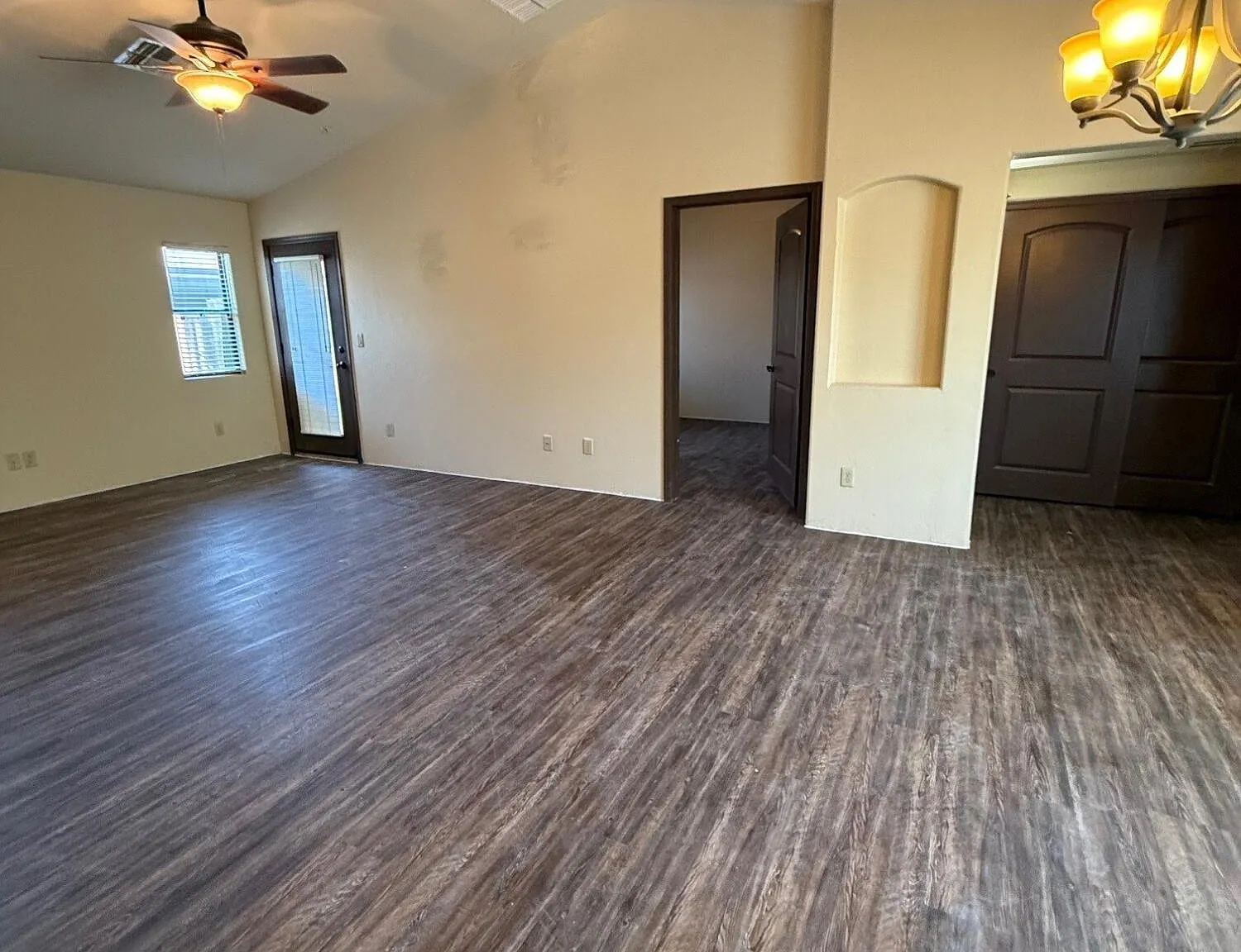 2 bed, 2.0 bath, 1000 sqft, $1,300 — Photo 3