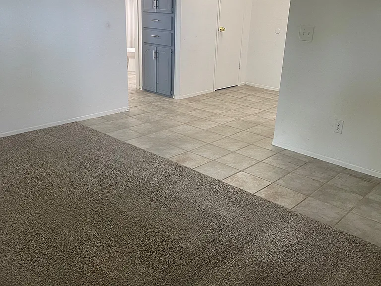 Mirador Apartments — Photo 16